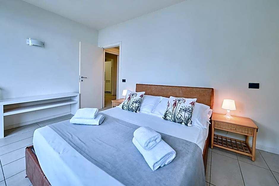 Front Lake Apartment Bardolino