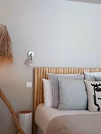 Suite with Private Garden and Hot Tub