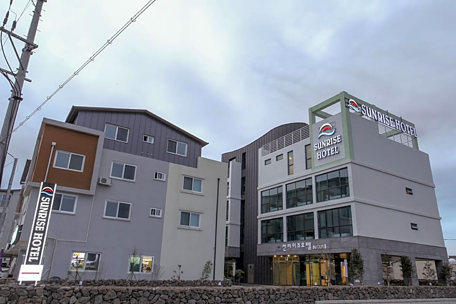 Sunrise Hotel Seopjikoji