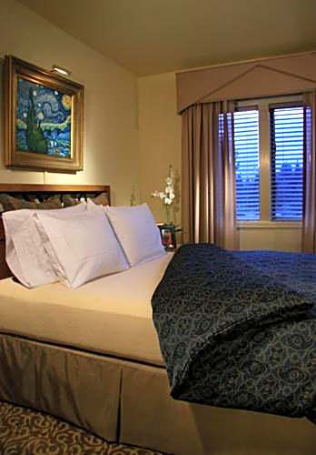 GetAways at the Lodge at Kingsbury Crossing