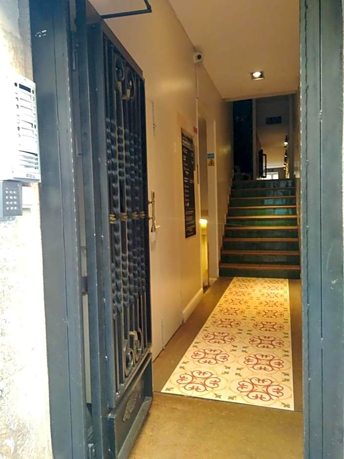 Ainb Las Ramblas-Guardia Apartments
