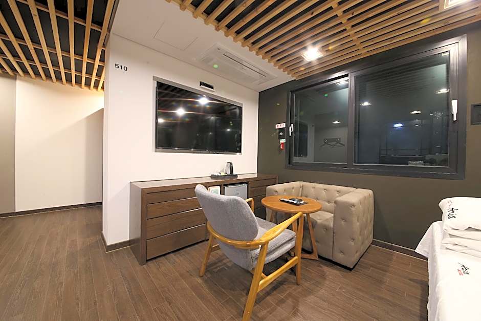 Gimhae Jangyu Aria – Gimhae, IA