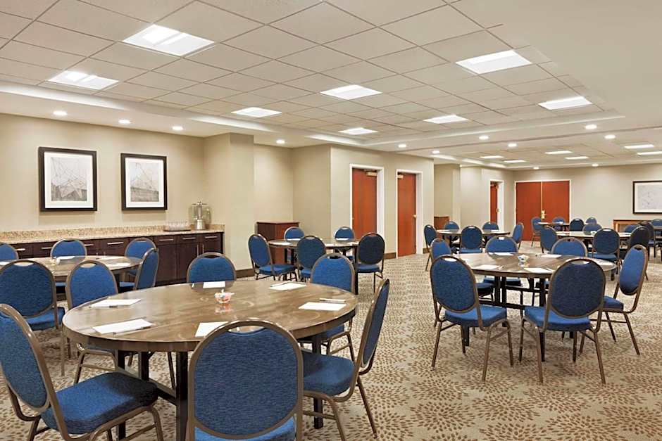 Hampton Inn By Hilton Long Island - Brookhaven
