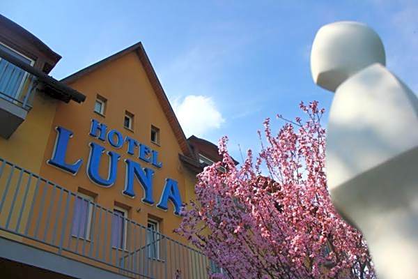 Photo 1 of 34 of Hotel Luna Budapest