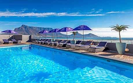 Lagoon Beach Hotel & Spa