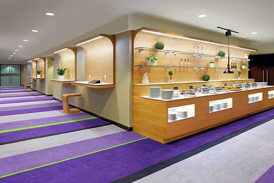 DoubleTree by Hilton Montreal