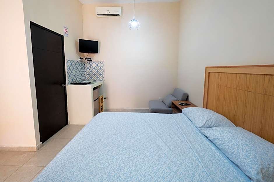Nido Colibrí - Private Rooms and hostel Dorms in Remate de Paseo Montejo