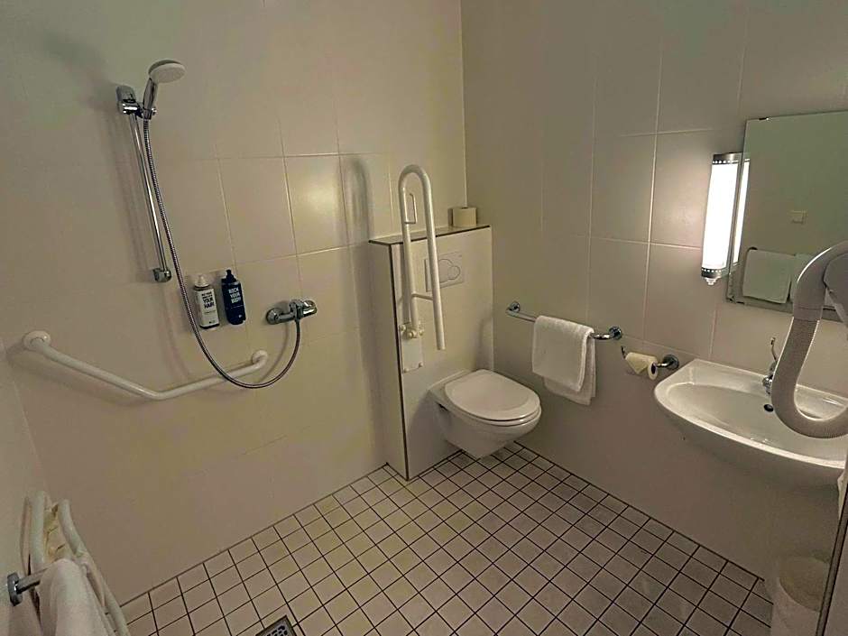 Ibis Esch Belval