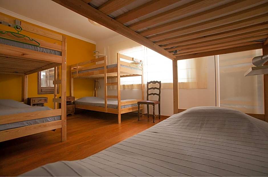 Ericeira Chill Hill Hostel & Private Rooms