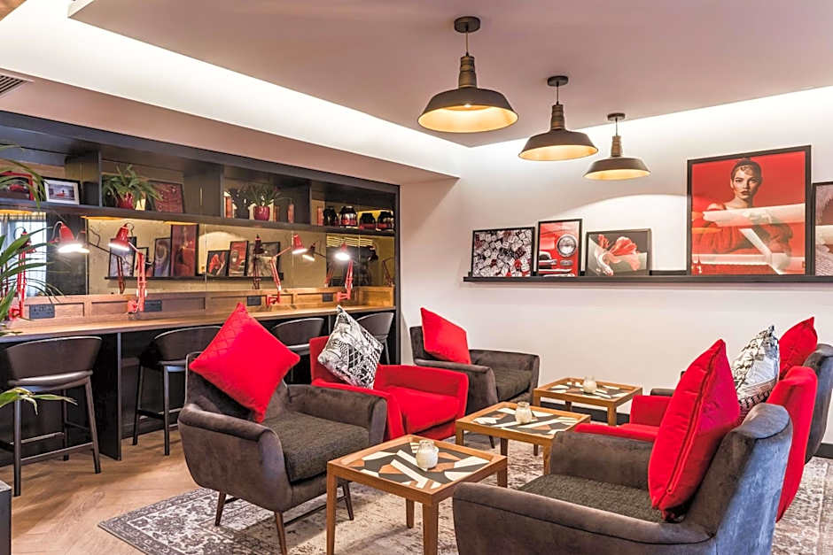 Radisson Red London Heathrow