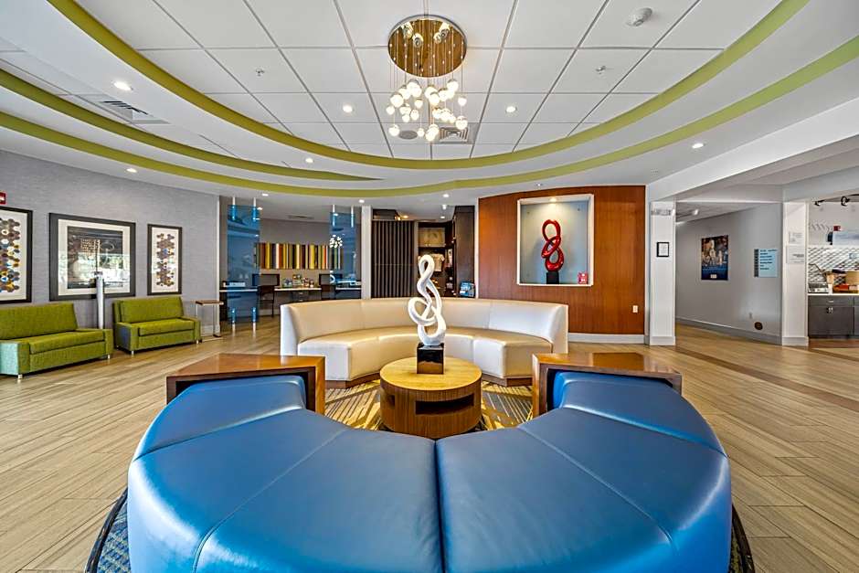 Holiday Inn Express & Suites Lakeland South By IHG