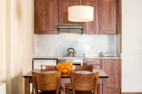 APARTMENT WITH BALCONY (4 ADULTS)