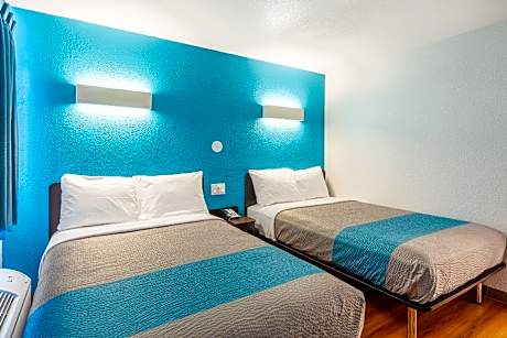 2 Full Beds | Non-Smoking, Micfridge