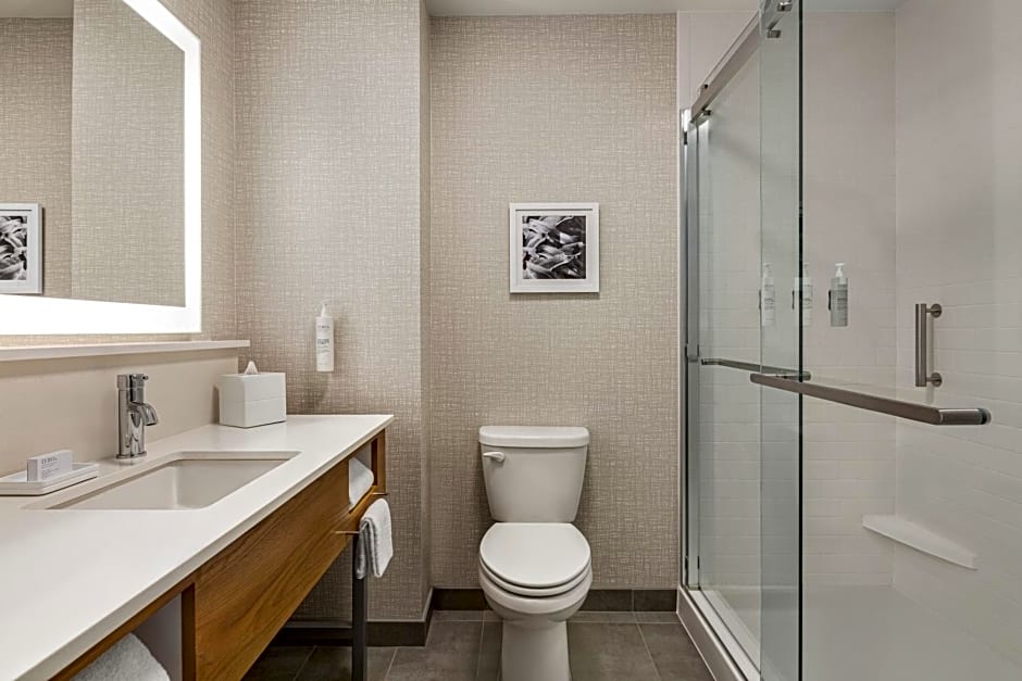 Hampton Inn & Suites San Mateo-San Francisco Airport