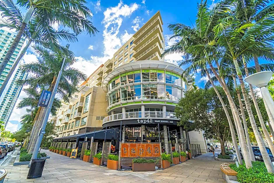 Spacious 2BD 2BTH at Midblock
