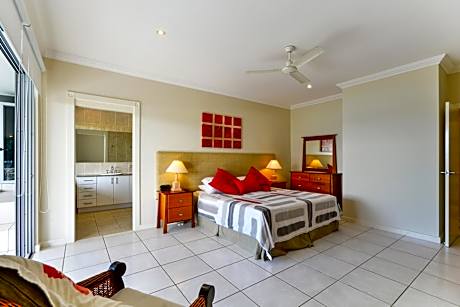 Superior Three Bedroom Apartment