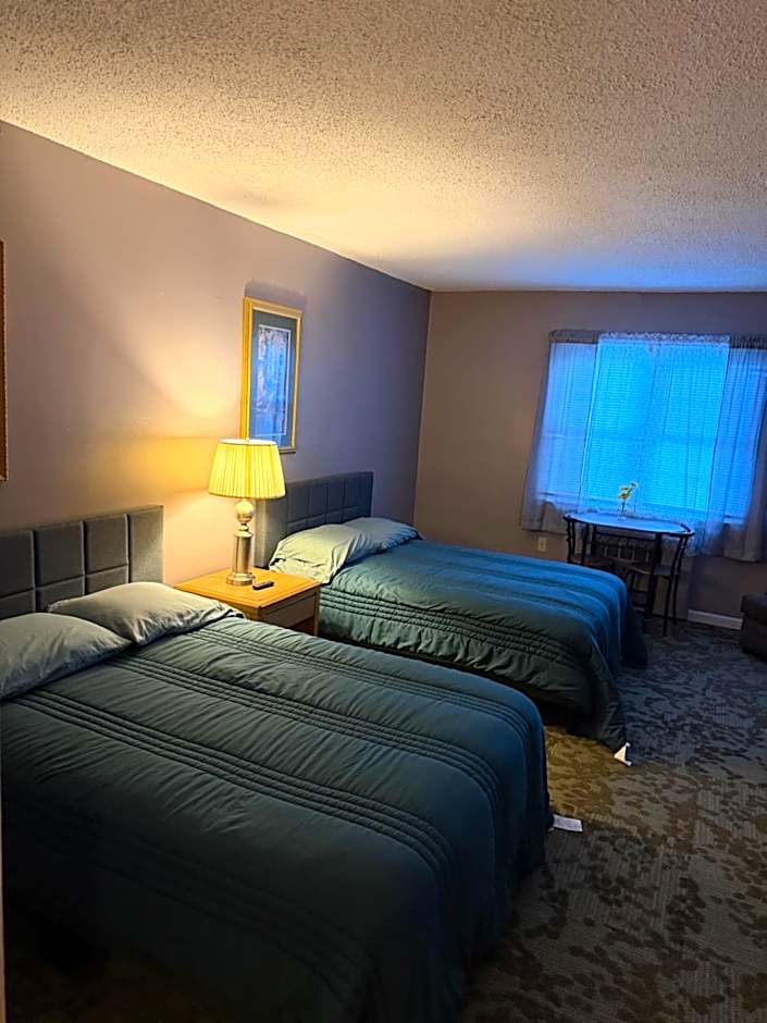 Grand Lake Hotel