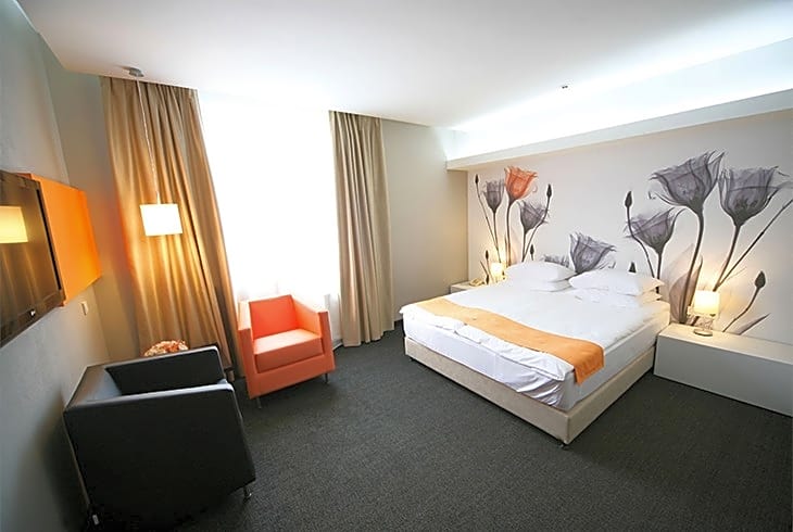 City Park Hotel by CHM