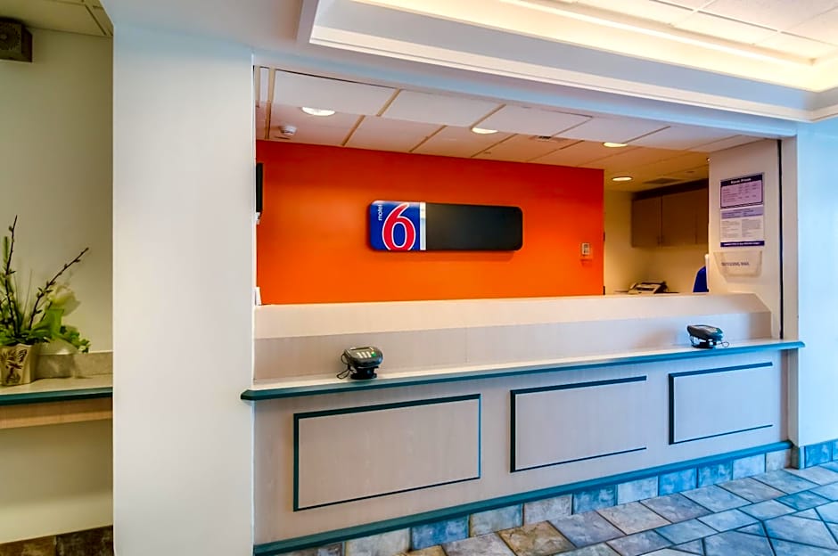 Motel 6-Joliet, IL - Chicago - I-55