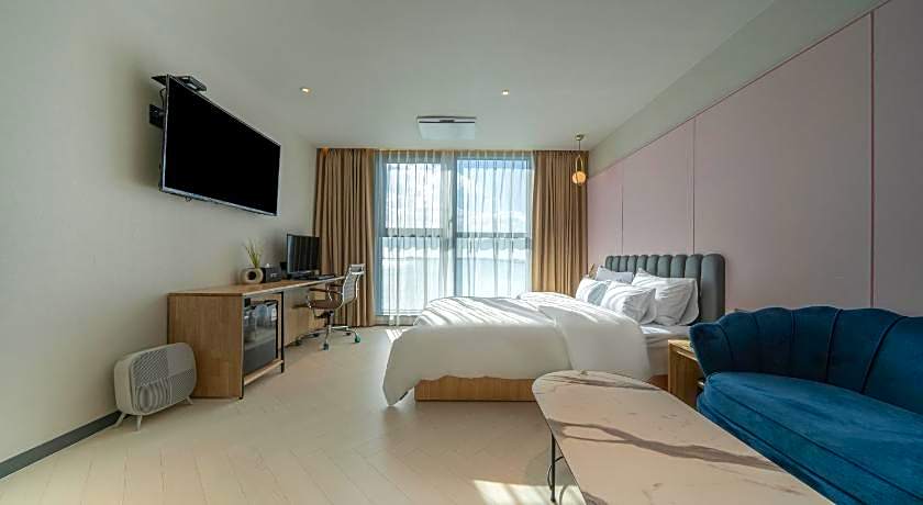 Brown Dot Siheung Geobuksum