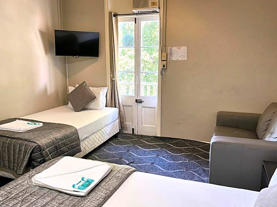 Grand Hotel Mount Morgan