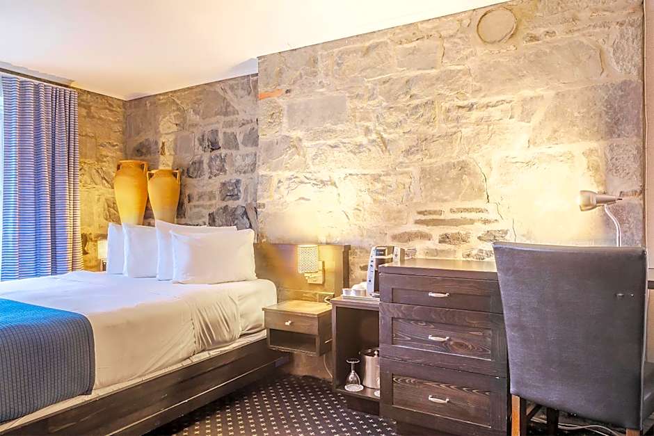 Hotel Louisbourg