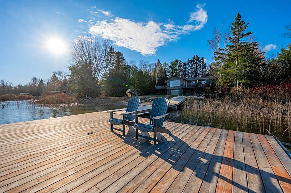 Serene Lakefront Retreat Explore & Unwind