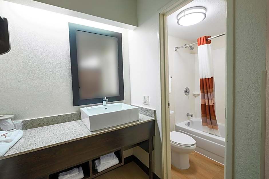 Red Roof PLUS+ West Springfield