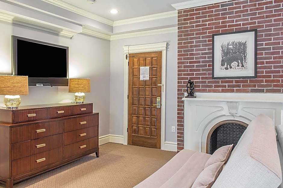 The Peacock Inn, an Ascend Collection Hotel