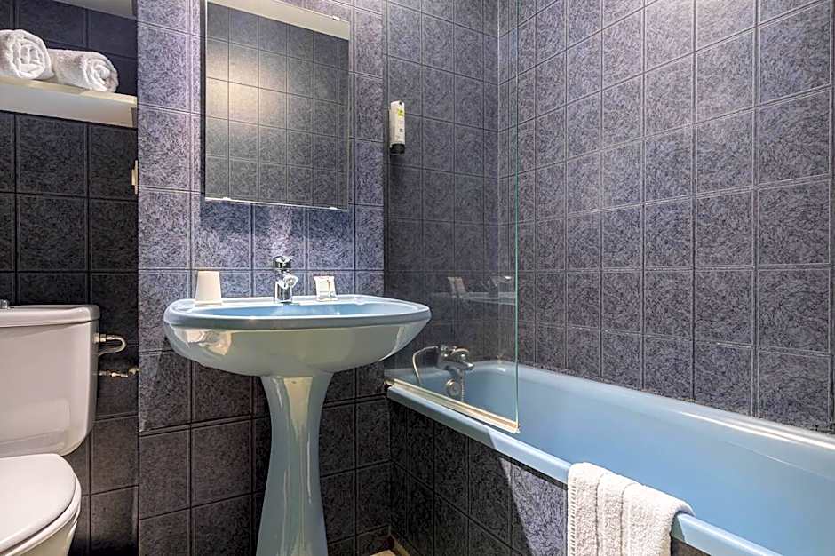 Logis Hôtel Restaurant L'Abri