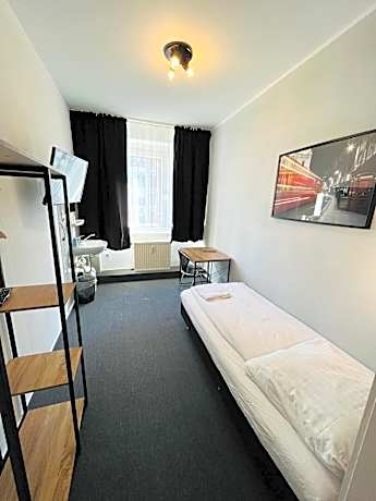 Single Room with Shared Bathroom