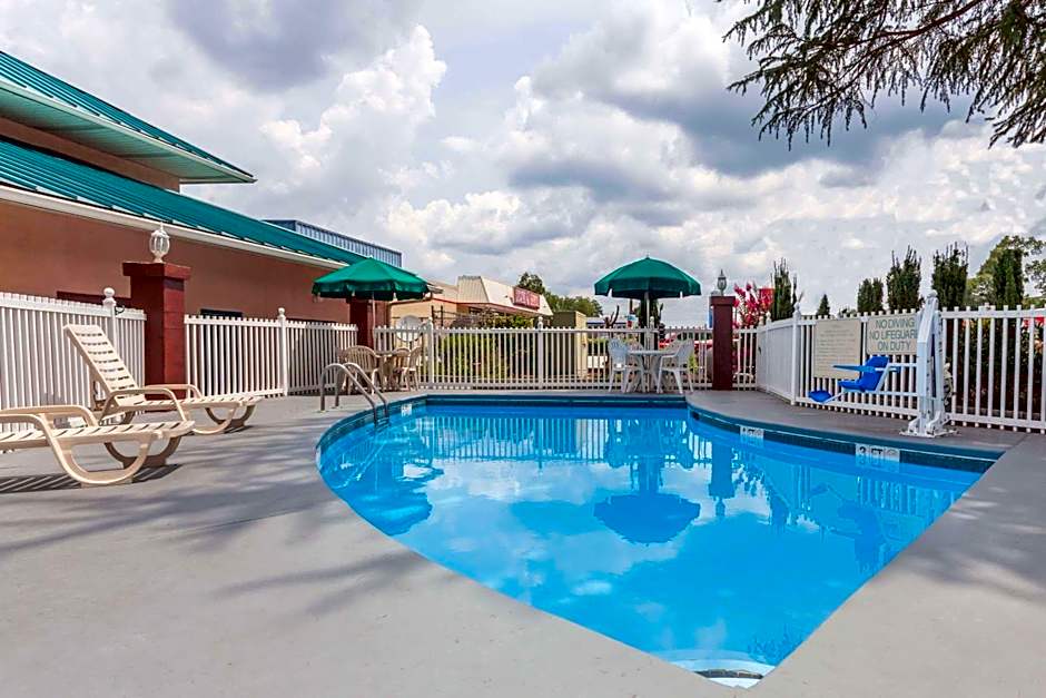 Days Inn by Wyndham Jackson