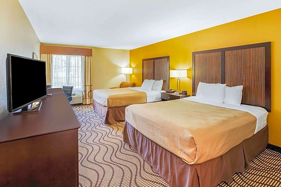 La Quinta Inn & Suites by Wyndham Floresville
