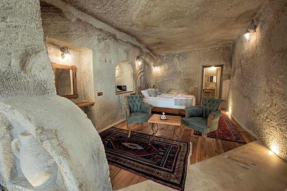 Sarnich Cave Suites