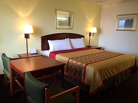 King Room with Mobility/Hearing Impaired Access - Non-Smoking