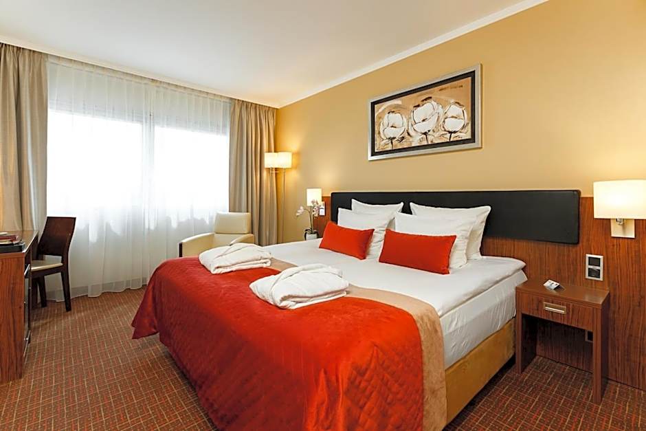 Avalon Hotel & Conferences