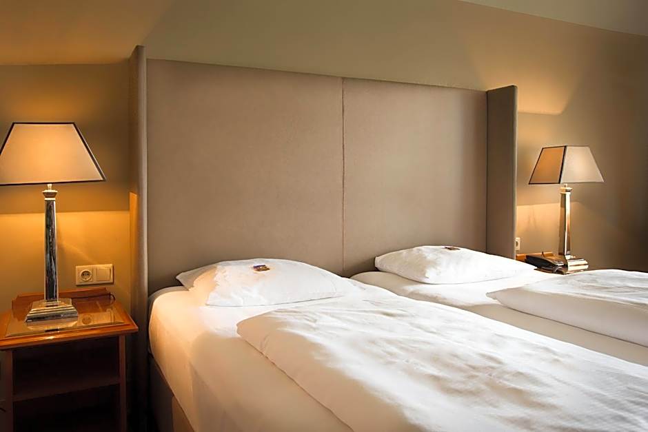 The Ascot Hotel
