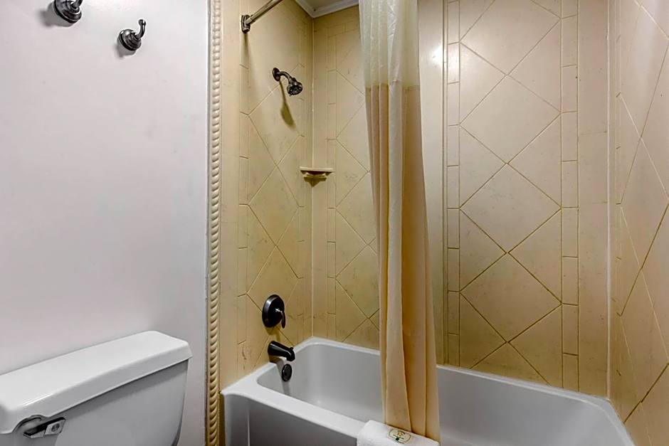 Quality Inn Athens I-65 / Huntsville Area West