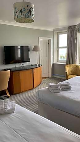 Triple Room with Three Single Beds and Side Sea View - Non-Smoking