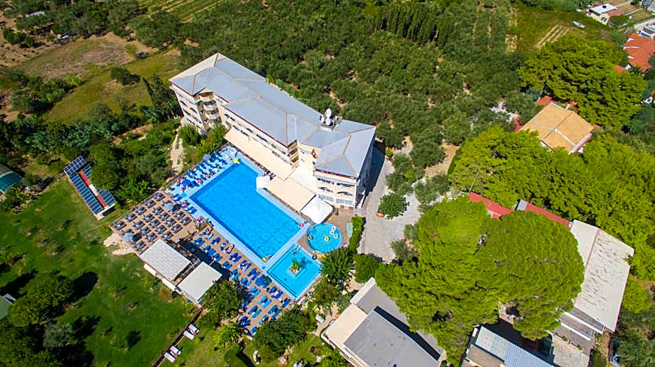 Koukounaria Hotel & Suites
