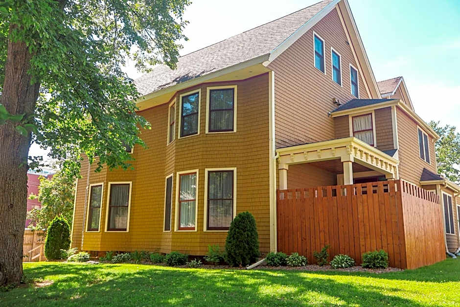 Quality Inn & Suites Downtown