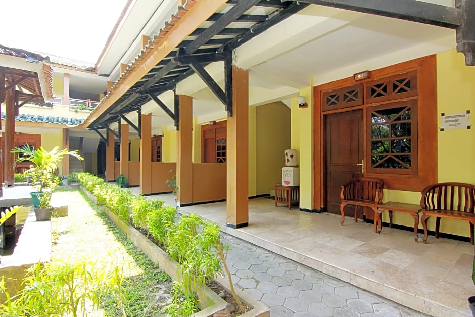 The Soemarsono Hotel by ZUZU
