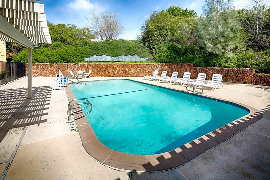 Red Lion Inn & Suites Auburn