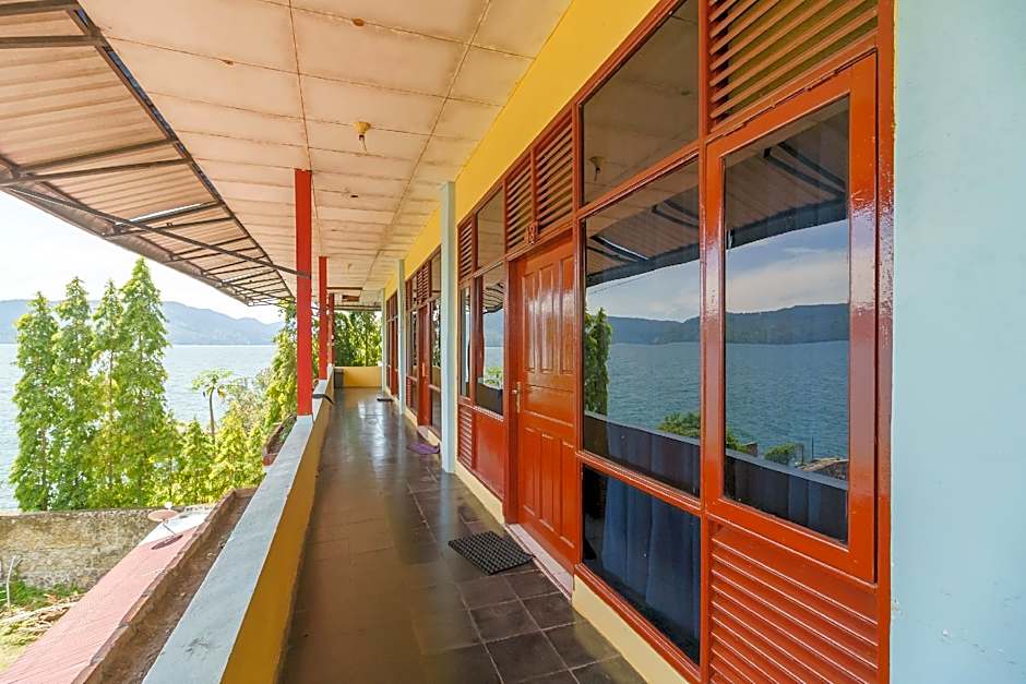 RedDoorz @ Tuktuk Danau Toba