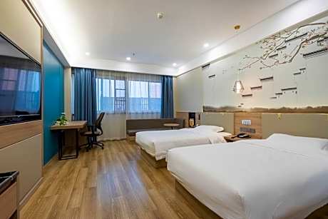 Twin Deluxe Room