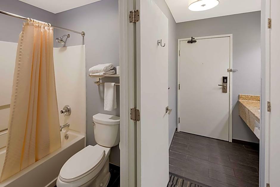 Best Western Riverside Inn