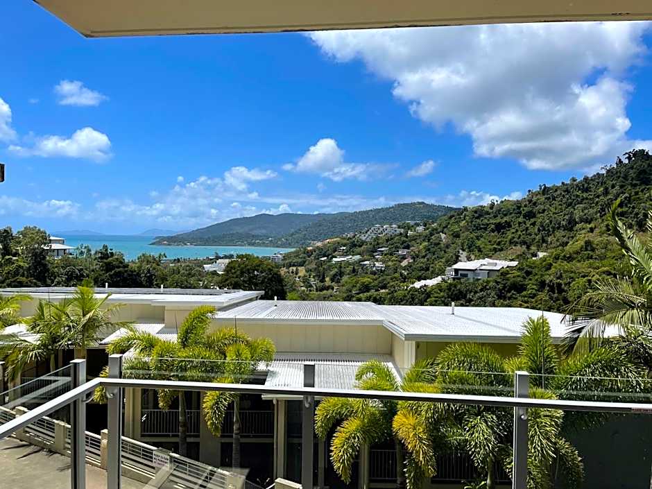 Airlie Summit Apartments