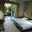 Niriis Hotel