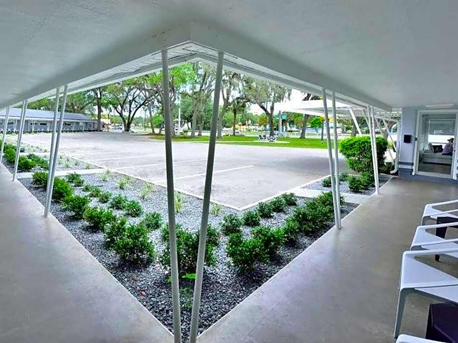 Sun Plaza Motel