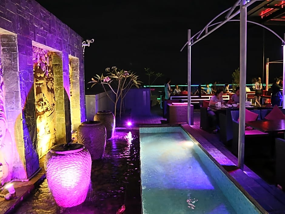 Yeak Loam Hotel